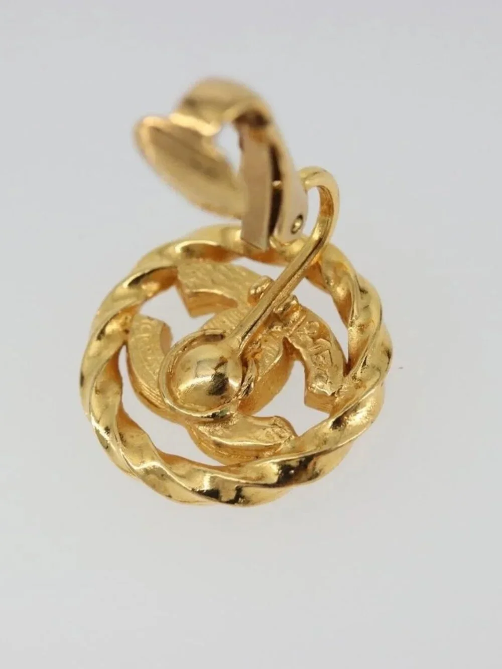 CHANEL Earring Metal Gold Tone CC Auth 188627